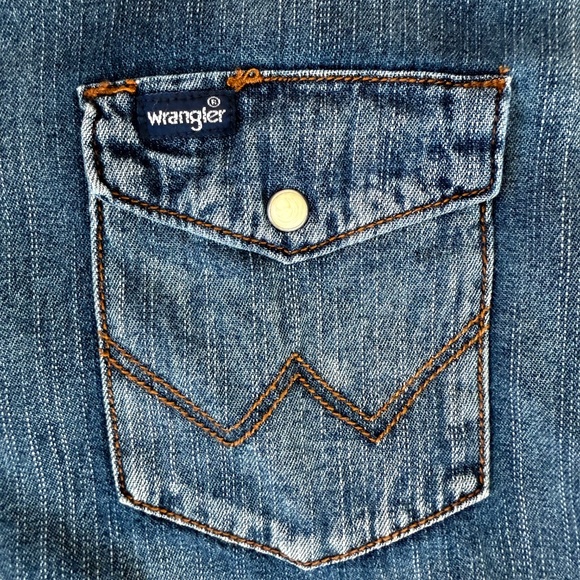Y2K Classic Wrangler Denim Snap Western Shirt - Picture 4 of 6